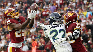 Rasul Douglas und die Defense der Washington Commanders zwangen Seahawks-Quarterback Sam Darnold beim überraschenden 33:31-Sieg zu entscheidenden Fehlern.
