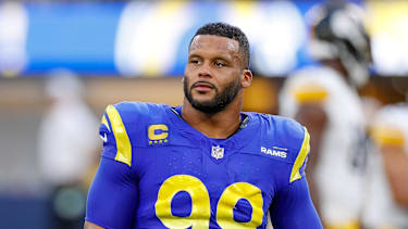 Aaron Donald absolvierte im Trainingcamp der Los Angeles Rams ein Workout und nährt damit die Spekulationen um ein NFL-Comeback in der Saison 2026