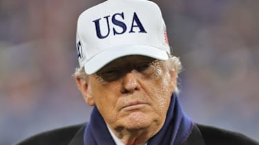 Donald Trump unterzeichnet Executive Order zur Regulierung von Transferregeln und Spielberechtigung im College-Sport.