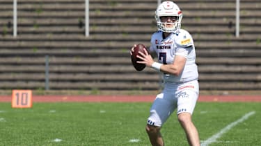 Ryon Thomas passt den Ball während eines Spiels der Braunschweig Lions gegen die Düsseldorf Panther.