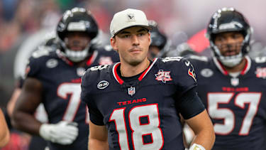 Texans-Quarterback Graham Mertz verletzte sich im Preseason-Spiel gegen die Los Angeles Chargers am Knie
