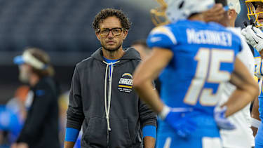 Nach einer weiteren Pleite der Los Angeles Chargers gegen die Kansas City Chiefs steht der neue Offensive Coordinator Mike McDaniel nun besonders in der Kritik
