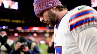 DENVER, CO - JANUARY 17: Buffalo Bills quarterback Josh Allen (17) hangs his head as he walks off the field after an overtime loss to the Denver Broncos in the AFC Divisional Round game at Empower Field at Mile High on January 17, 2026 in Denver, Colorado. (Photo by Dustin Bradford Icon Sportswire) NFL, American Football Herren, USA JAN 17 AFC Divisional Round Bills at Broncos EDITORIAL USE ONLY Icon132260117035