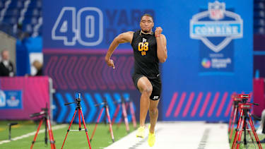 Arkansas Quarterback Taylen Green (QB08) absolviert Drills beim NFL Scouting Combine 2026 im Lucas Oil Stadium in Indianapolis, Indiana