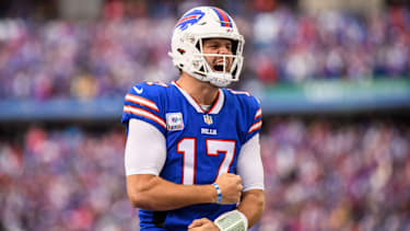 Buffalo Bills Quarterback Josh Allen (17) feiert einen Touchdown bei einem NFL-Spiel.