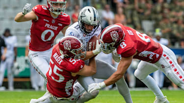 Die Raiders Tirol verlieren in der European Football Alliance ein spektakuläres Heimspiel gegen die Prague Lions mit 44:45 nach einem Touchdown sechs Sekunden vor Schluss.