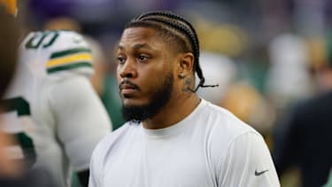 Green-Bay-Packers-Running-Back Josh Jacobs ist in Wisconsin wegen Körperverletzung und Sachbeschädigung angeklagt worden