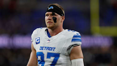 Defensive End Aidan Hutchinson von den Detroit Lions beim Aufwärmen vor dem NFL-Spiel gegen die Baltimore Ravens im M&amp;T Bank Stadium in Baltimore (American Football)
