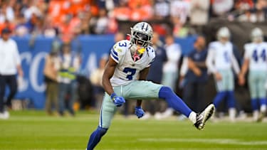 Wide Receiver George Pickens von den Dallas Cowboys feiert nach einem erfolgreichen Catch während des NFL-Spiels gegen die Denver Broncos im Empower Field at Mile High in Denver, Colorado (American Football, USA)