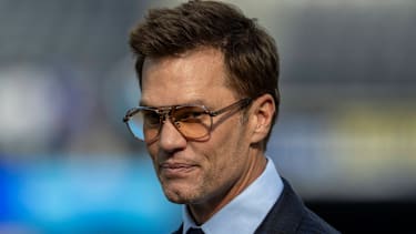Tom Brady hält Minderheitsanteile an den Las Vegas Raiders und übernimmt eine beratende Rolle im Teamumfeld.