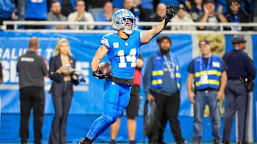 Wide Receiver Amon-Ra St. Brown von den Detroit Lions jubelt nach einem Touchdown gegen die Jacksonville Jaguars im Ford Field in Detroit (NFL, American Football, USA)
