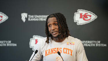 Defensive Back Nohl Williams von den Kansas City Chiefs spricht nach dem Mandatory Minicamp mit Medienvertretern auf dem Trainingsgelände der Chiefs in Kansas City, Missouri (NFL, USA)