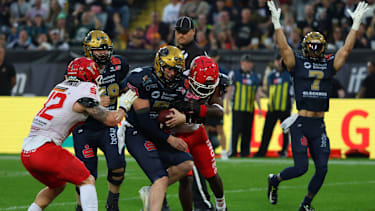 Rocky Lombardi von den Dresden Monrachs läuft im German Bowl 2026 der GFL-Saison zum Touchdown gegen die Potsdam Royals.