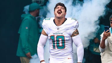 Miami Dolphins Linebacker Jacob Rodriguez (10) vor einem NFL-Spiel.