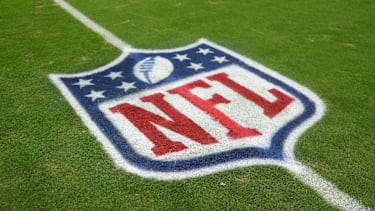 Die Debatte um Naturrasen und Kunstrasen in der NFL geht weiter