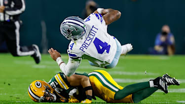 Prescott wird von Evan Williams getackled