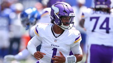 Minnesota Vikings Quarterback Kyler Murray 1 bei einem NFL-Spiel.