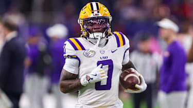 LSU Wide Receiver Za LSU Wide Receiver Zavion Thomas auf dem Feld während eines Spiels.