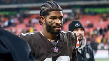 CLEVELAND, OH - DECEMBER 28: Cleveland Browns quarterback Shedeur Sanders (12) leaves the field following the National Football League game between the Pittsburgh Steelers and Cleveland Browns on December 28, 2025, at Huntington Bank Field in Cleveland, OH. (Photo by Frank Jansky Icon Sportswire) NFL, American Football Herren, USA DEC 28 Steelers at Browns EDITORIAL USE ONLY Icon251228017