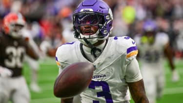 Cleveland Browns v Minnesota Vikings International Series 05 10 2025. Minnesota Vikings Wide Receiver Jordan Addison (3) scores the winning touchdown and celebratesduring the International Series match between Cleveland Browns and Minnesota Vikings at Tottenham Hotspur Stadium, London, United Kingdom on 5 October 2025. London Tottenham Hotspur Stadium London United Kingdom Editorial use only , Copyright: xDennisxGoodwinx PSI-22961-0067