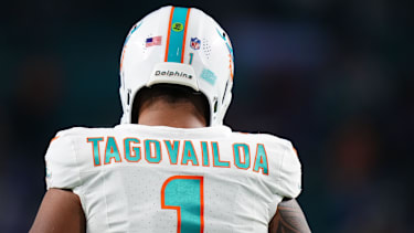 Michael Penix Jr. arbeitet nach seinem Kreuzbandriss an seinem Comeback, während die Falcons auch Tua Tagovailoa verstärkt ins First Team rotieren.