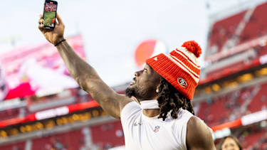 San Francisco 49ers Wide Receiver Brandon Aiyuk vor einem NFL-Spiel.