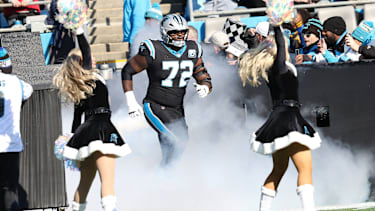 Taylor Moton vor einem NFL Spiel