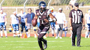 Ty Fields von den Berlin Rebeles wirft einen Pass in der GFL.