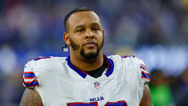 Bills-Offensive-Tackle Dion Dawkins glaubt, dass das Highmark Stadium aufgrund eines angrenzenden Friedhofs verflucht ist. Der Pro Bowler sprach im Podcast von Amon-Ra St. Brown über den vermeintlichen Super-Bowl-Fluch Buffalos