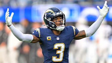 Saftey der Los Angeles Chargers Derwin James auf dem Feld gegen die Las Vegas Raiders.