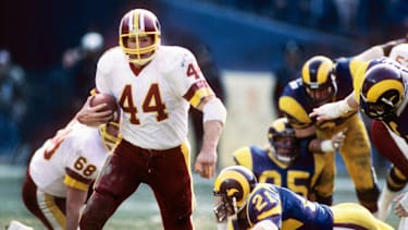 John Riggins erhält eine der größten Ehrungen im Football, denn die Washington Commanders vergeben seine legendäre Nummer 44 künftig nicht mehr.