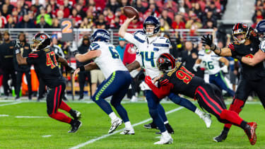 SANTA CLARA, CA - JANUARY 03: Sam Darnold 14 of the Seattle Seahawks throws the ball during an NFL, American Football Herren, USA game against the San Francisco 49ers