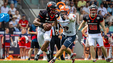 Die Saarland Hurricanes im Spiel gegen die ifm Razorbacks Ravensburg