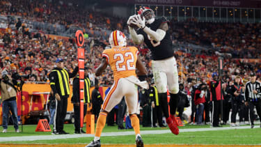 Kyle Pitts ist mit drei Touchdwons der entscheidende Mann in der Falcons Offense gewesen.