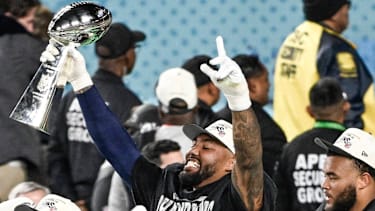 Seattle Seahawks running back Kenneth Walker III (9) lifts the Vince Lombardi Trophy as he is named the MVP after Super Bowl LX at at Levi s Stadium in Santa Clara, California on Sunday, February 8, 2026. The Seattle Seahawks defeated the New England Patriots 29-13. PUBLICATIONxNOTxINxUSA SBP20260208880 JONxSOOHOO