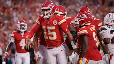 KANSAS CITY, MO - SEPTEMBER 14: Kansas City Chiefs quarterback Patrick Mahomes (15) celebrates after scoring a touchdown during the first half against the Denver Broncos on September 14th, 2026 at Arrowhead Stadium in Kansas City, Missouri. (Photo by William Purnell Icon Sportswire) NFL, American Football Herren, USA SEP 14 Broncos at Chiefs EDITORIAL USE ONLY Icon2026091400801
