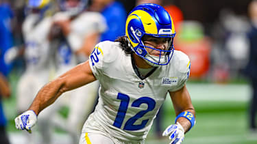 Los Angeles Wide Receiver Puka Nacua (12) wärmt sich vor dem NFL-Spiel auf zwischen den Los Angeles Rams und den Atlanta Falcons im Mercedes-Benz Stadium in Atlanta, GA.