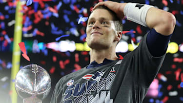 NFL, American Football Herren, USA Super Bowl LI-New England Patriots vs Atlanta Falcons, Feb 5, 2017; Houston, TX, USA; New England Patriots quarterback Tom Brady (12) celebrates with the Vince Lombardi Trophy after beating the Atlanta Falcons during Super Bowl LI at NRG Stadium. Mandatory Credit: Matthew Emmons-USA TODAY Sports, 05.02.2017 21:44:58, 9927386, Super Bowl LI, New England Patriots, NPStrans, NFL, NRG Stadium, Atlanta Falcons, Tom Brady PUBLICATIONxINxGERxSUIxAUTxONLY Copyright: xMatthewxEmmonsx 9927386