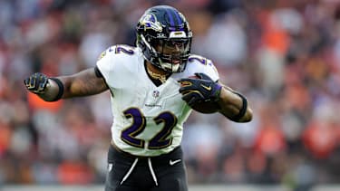 Baltimore Ravens Running Back Derrick Henry (22) läuft zum Touchdown in der NFL.