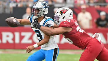 Larry Fitzgerald und Luke Kuechly werden 2026 in die Pro Football Hall of Fame aufgenommen. Ihre Teams eröffnen zuvor die Preseason im Hall of Fame Game in Canton.