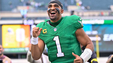 Philadelphia Eagles Quarterback Jalen Hurts (1) nach dem NFL-Spiel gegen die New York Giants.
