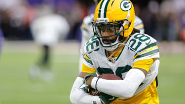 MINNEAPOLIS, MN - JANUARY 04: Green Bay Packers cornerback Trevon Diggs (28) warms up before the NFL, American Football Herren, USA game between the Green Bay Packers and Minnesota Vikings on January 4th, 2026, at U.S. Bank Stadium in Minneapolis, MN. (Photo by Bailey Hillesheim Icon Sportswire) NFL: JAN 04 Packers at Vikings EDITORIAL USE ONLY Icon20260104109