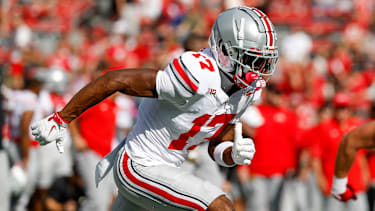 Ohio State Buckeyes Wide Receiver Carnell Tate (17) läuft eine Route beim SPiel der Ohio State Buckeyes gegen die Wisconsin Badgers im Camp Randall Stadium in Madison, WI.