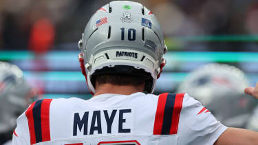 EAST RUTHERFORD, NJ - DECEMBER 28: Drake Maye 10 of the New England Patriots during the game against the New York Jets on December 28, 2025 at MetLife Stadium in East Rutherford, New Jersey. (Photo by Rich Graessle Icon Sportswire) NFL, American Football Herren, USA DEC 28 Patriots at Jets EDITORIAL USE ONLY Icon25122821836