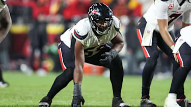 Guard Ed Ingram auf dem Feld vor einem Play bei einem Spiel der Houston t´Texans gegen die Kansas City Chiefs.