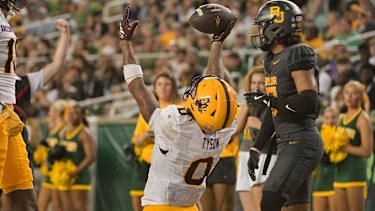 Arizona State Sun Devils Wide Receiver Jordyn Tyson (0) feiert einen Toucdown in der zweiten Hälfte des Spiels der Arizona State Sun Devils gegen die Baylor Bears im McLane Stadium in Waco, Texas.