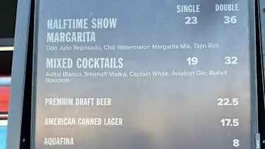 Die Preise für Speisen und Getränke waren hoch beim Super Bowl LX.
