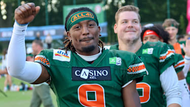 PJ Settles (Kiel Baltic Hurricanes, 09) celebrates the win Kiel Baltic Hurricanes vs Düsseldorf Panther, erima GFL Week 16, 23.08.2025 Kiel Kilia-Platz, Hasseldieksdammer Schleswig-Holstein Germany Copyright: xSaschaxSonnenbergx
