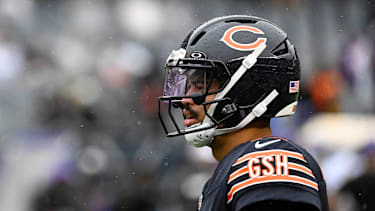 Bears-Quarterback Caleb Williams bestätigt einen schweren Hamstring-Riss und könnte gegen die Atlanta Falcons zurückkehren