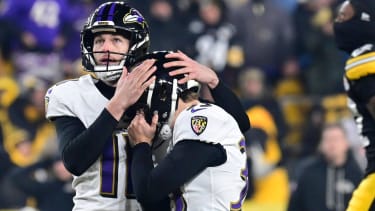 Baltimore Ravens punter Jordan Stout (11) consoles Baltimore Ravens kicker Tyler Loop (33) after he misses a 44 yard field giving the Pittsburgh Steelers the 26-24 win and the AFC Championship on the final play of the game at Acrisure Stadium on Sunday, January 4, 2026 in Pittsburgh. PUBLICATIONxNOTxINxUSA PIT2026010413 ARCHIExCARPENTER